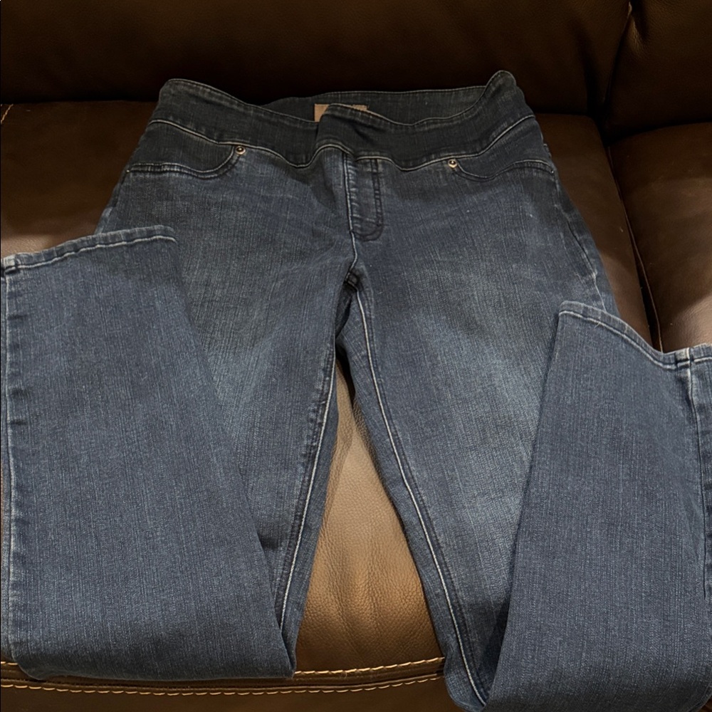 4 pairs of jeans